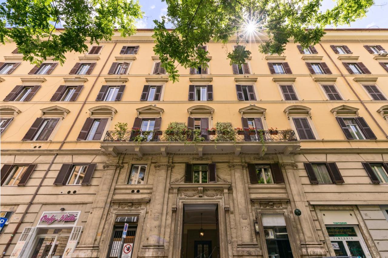 Buzzstays - Stylish Apartments Vatican Rome Downtown Buitenkant foto